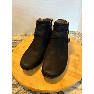 Dansko Women's Black Suede Ankle Boots Side Zip Buckle Size 40 SKU 86